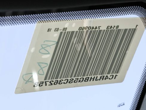 New 2025 Jeep Grand Cherokee Limited w/ Luxury Tech Group II image 31