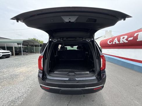 Used 2024 GMC Yukon AT4 w/ Technology Package AWD/4WD image 24