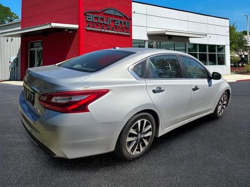 Used 2017 Nissan Altima 2.5 SL image 3