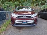 Used 2019 Toyota Highlander LE image 2