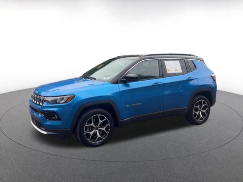 Used 2025 Jeep Compass Limited AWD/4WD image 6