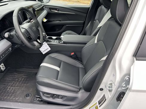 New 2026 Toyota Camry SE FWD image 14