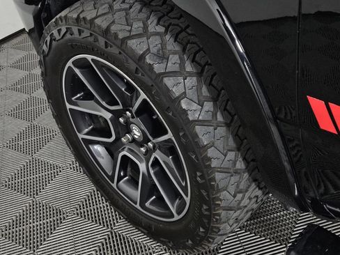 Used 2019 RAM 1500 Laramie RWD image 7