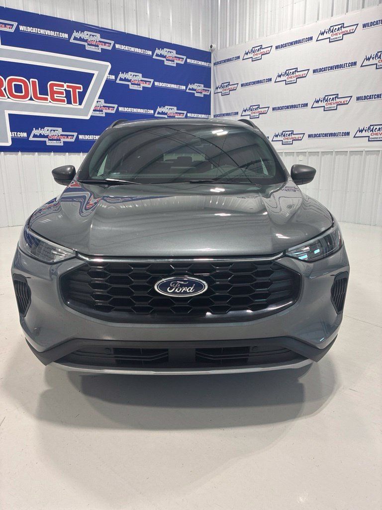 Used 2025 Ford Escape ST-Line FWD image 8