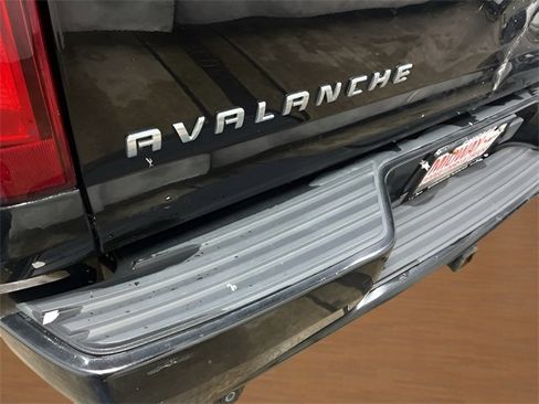 Used 2011 Chevrolet Avalanche LT w/ Luxury Package image 6