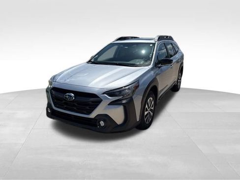 Used 2025 Subaru Outback Premium AWD/4WD image 7