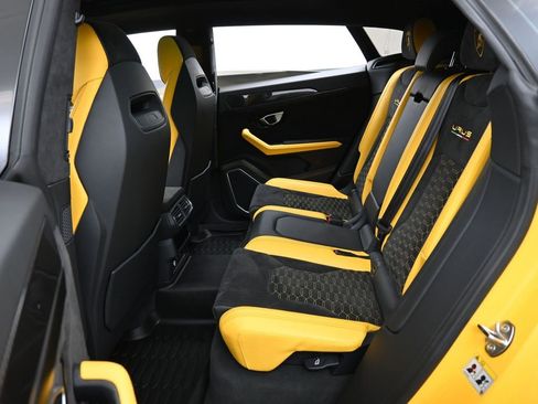 Used 2022 Lamborghini Urus image 25