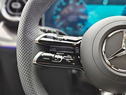 Used 2026 Mercedes-Benz GLC 300 4MATIC image 25