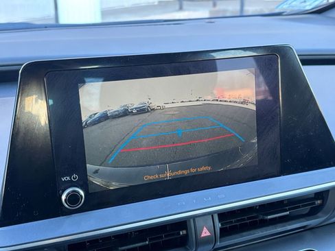 Used 2025 Toyota Prius LE image 17