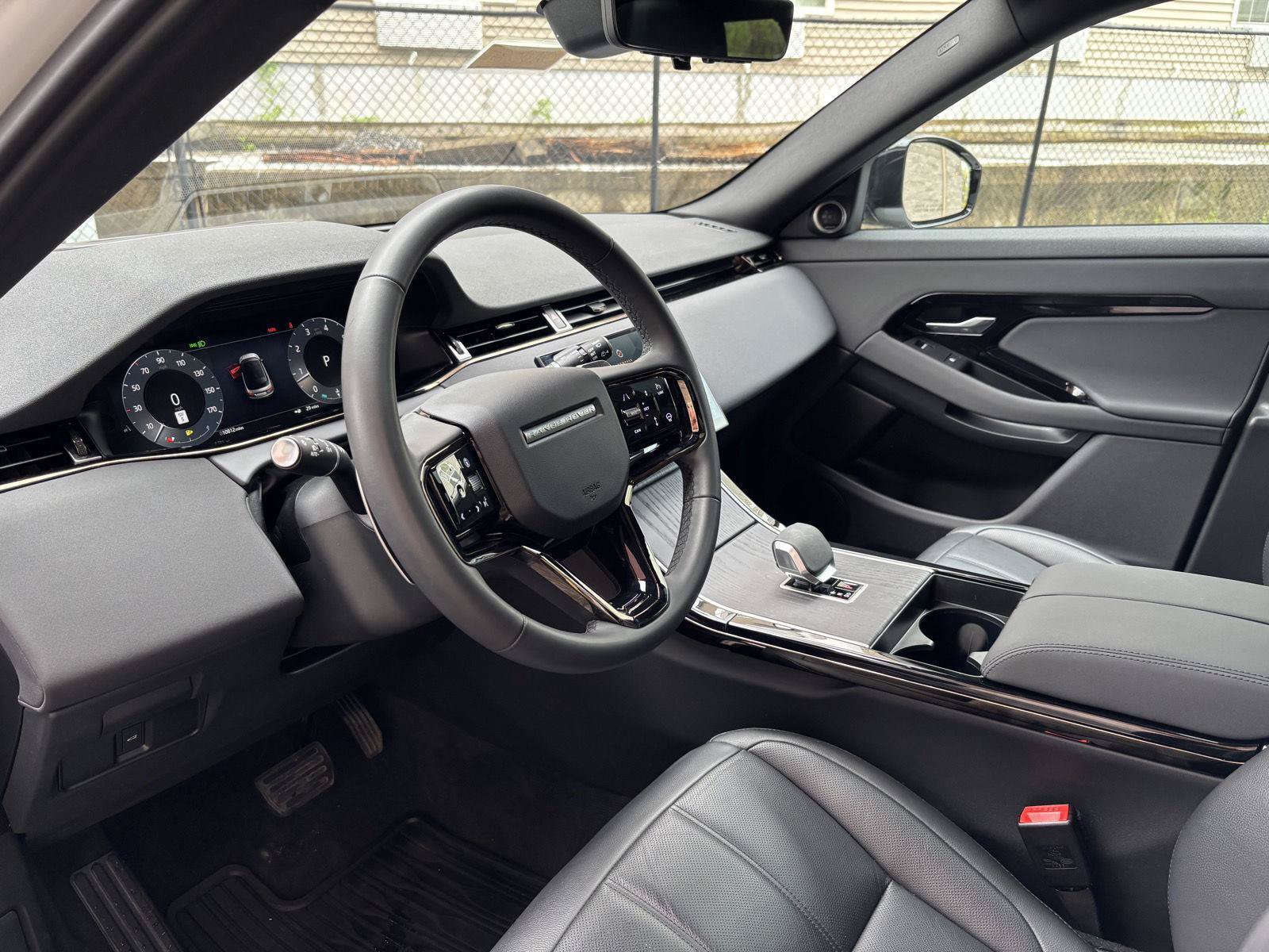 Used 2025 Land Rover Range Rover Evoque S AWD/4WD image 8