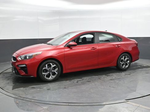 Used 2019 Kia Forte LXS image 9