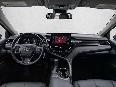 Used 2024 Toyota Camry SE image 18