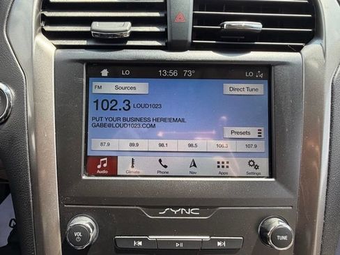 Used 2019 Ford Fusion SE FWD image 19