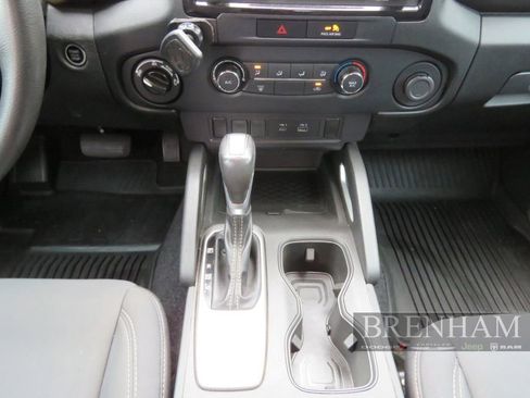 Used 2022 Nissan Frontier SV image 28