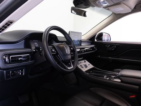 Used 2023 Lincoln Aviator AWD image 19