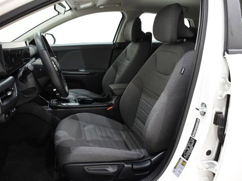 Certified 2025 Kia K4 EX image 23