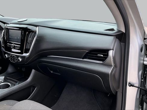 Used 2019 Chevrolet Traverse LS w/ LPO, Blackout Package FWD image 18