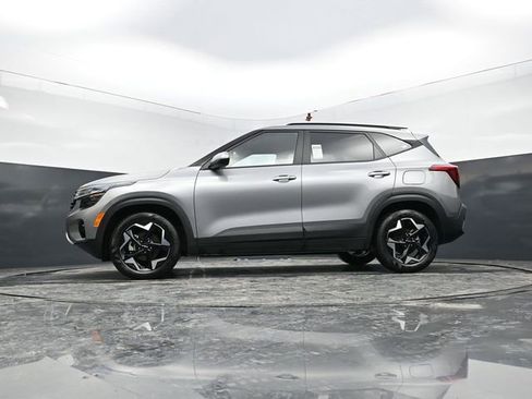 Used 2025 Kia Seltos S image 47