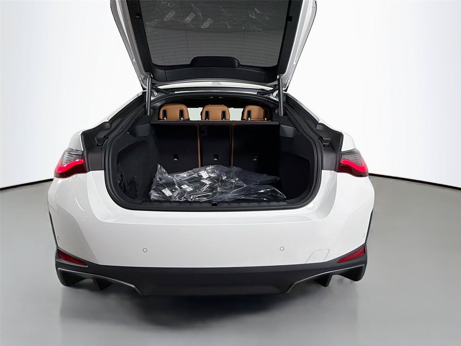 New 2026 BMW i4 xDrive40i AWD/4WD image 52