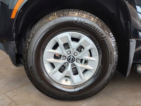 Used 2024 Nissan Frontier SV w/ Technology Package RWD image 27