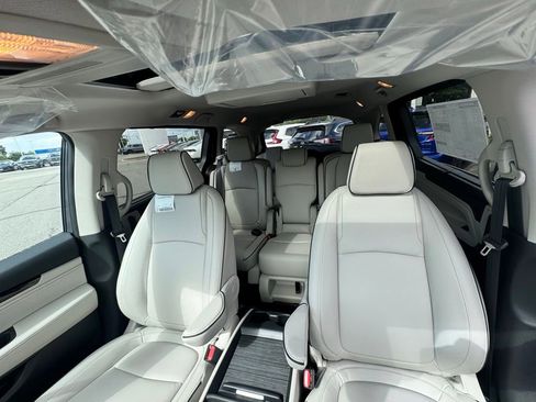 New 2026 Honda Odyssey Touring image 10