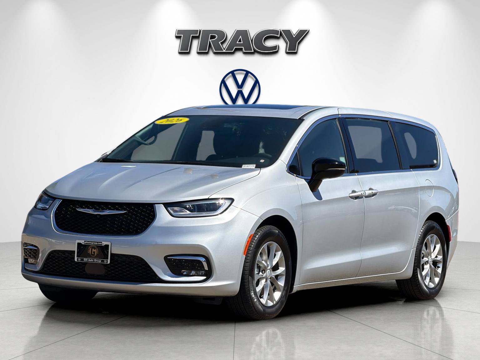 Used 2026 Chrysler Pacifica Limited FWD image 8
