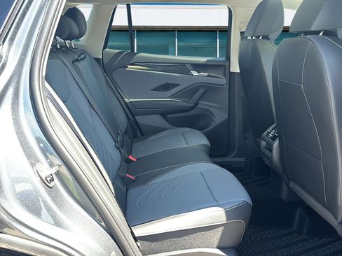 New 2026 Volkswagen Tiguan SE AWD/4WD image 13