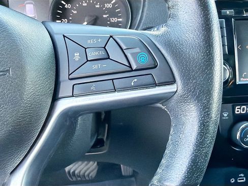 Used 2019 Nissan Rogue SL w/ Premium Package image 38