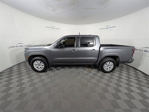 Used 2022 Nissan Frontier SV w/ Technology Package image 2