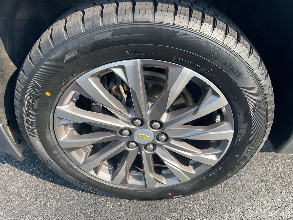 Used 2023 Chevrolet Traverse Premier w/ LPO, Floor Liner Package FWD image 10