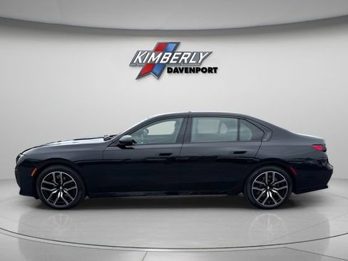 Used 2025 BMW 740i xDrive w/ Premium Package AWD/4WD image 2