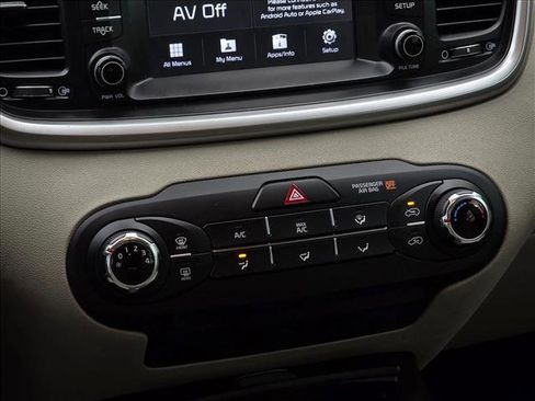 Used 2019 Kia Sorento FWD image 20
