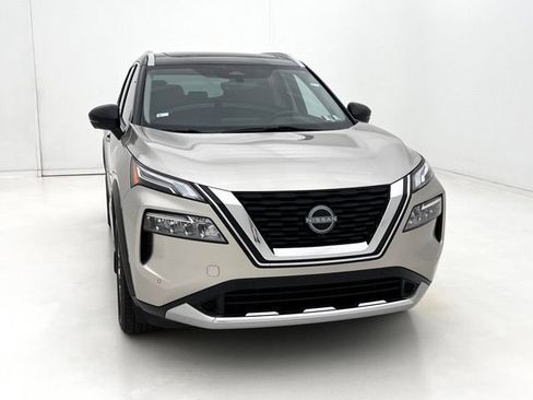 Used 2023 Nissan Rogue Platinum w/ Platinum Premium Package AWD/4WD image 3