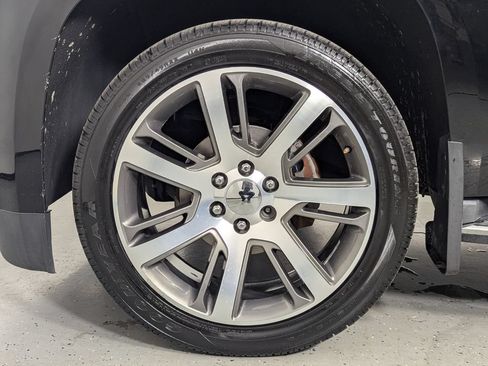 Used 2017 GMC Yukon Denali w/ Open Road Package AWD/4WD image 11