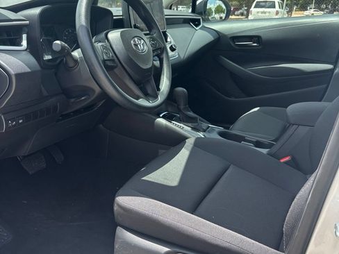 Used 2025 Toyota Corolla LE FWD image 7