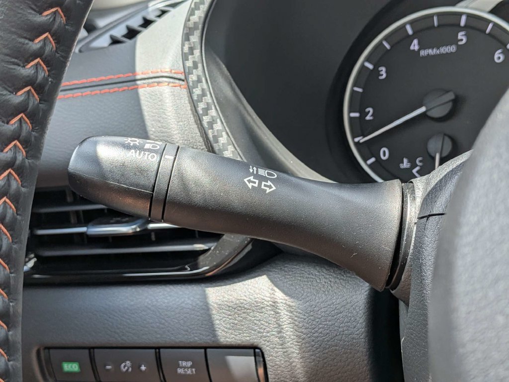 Used 2025 Nissan Sentra SR w/ SR Premium Package FWD image 32