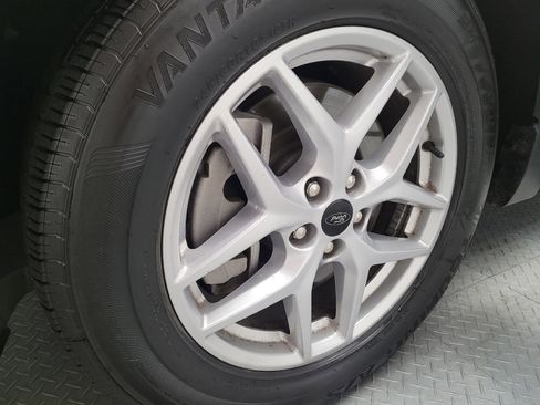 Used 2023 Ford Edge SEL image 31