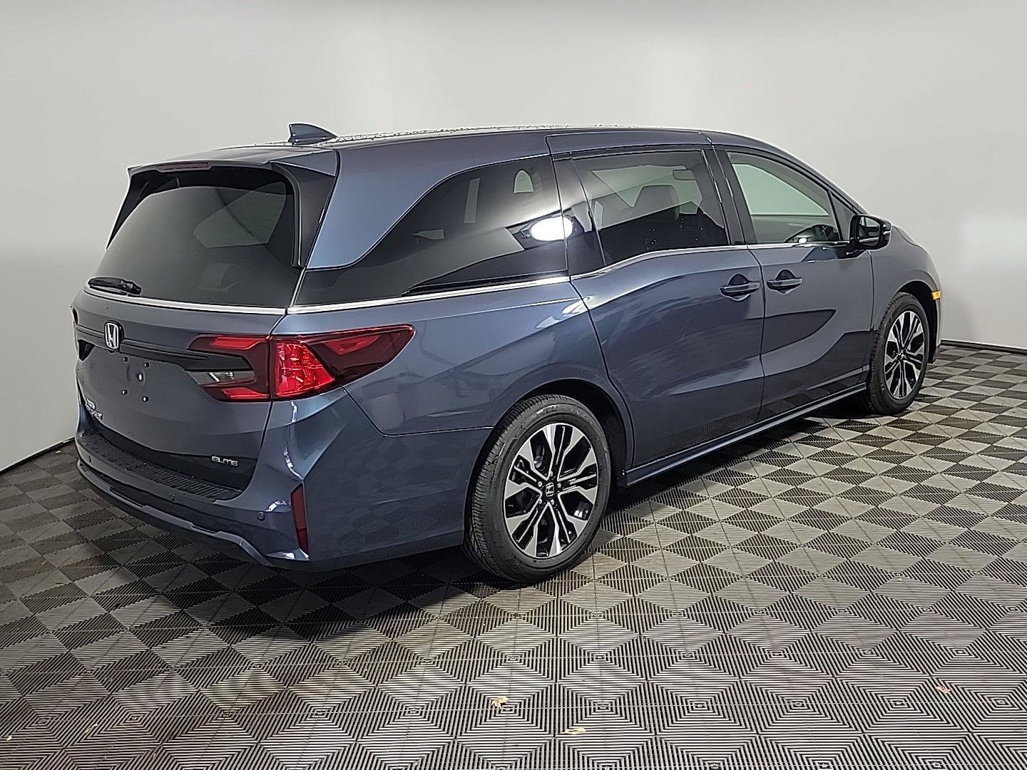 New 2027 Honda Odyssey Elite image 3