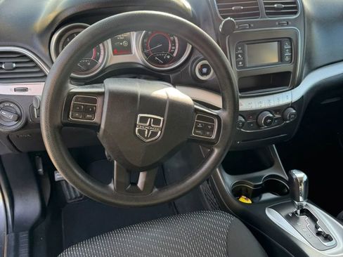 Used 2019 Dodge Journey SE FWD image 23