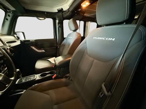 Used 2018 Jeep Wrangler Unlimited Rubicon w/ Connectivity Group AWD/4WD image 20