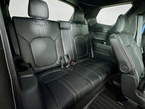 Used 2025 Honda Pilot TrailSport image 37