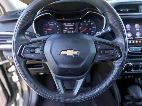 Used 2021 Chevrolet TrailBlazer LT w/ Convenience Package image 12