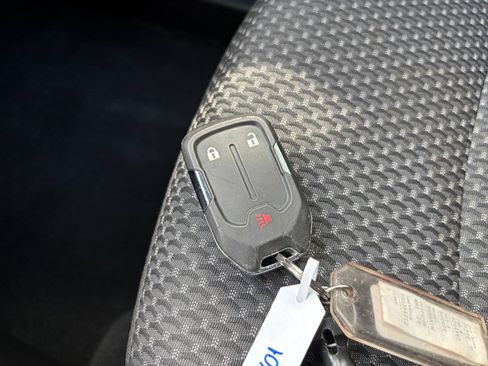 Used 2024 GMC Terrain SLE FWD image 21