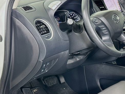 Used 2020 Nissan Pathfinder SL image 10