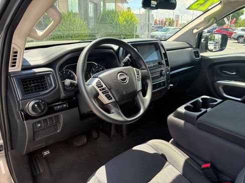 Used 2023 Nissan Titan SV AWD/4WD image 15