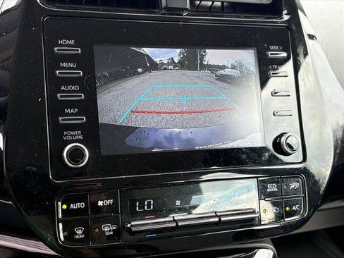 Used 2020 Toyota Prius LE image 8