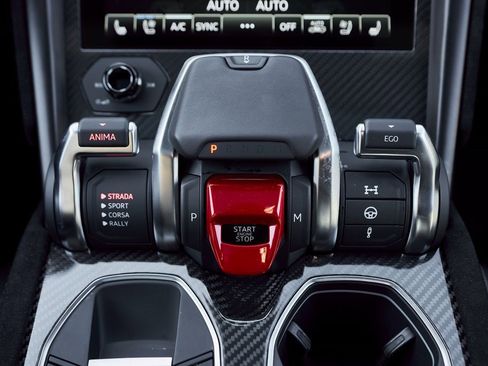 Used 2024 Lamborghini Urus Performante image 74