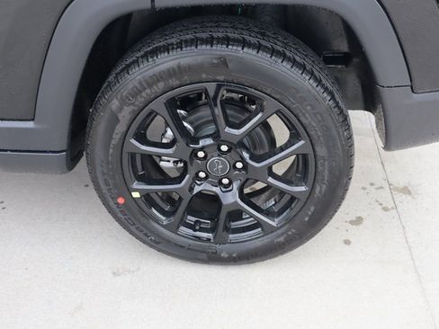 New 2026 Jeep Compass Latitude AWD/4WD image 18