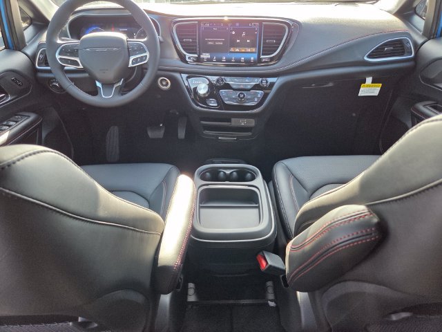 New 2027 Chrysler Pacifica Select FWD image 15
