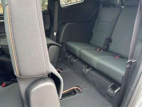 Used 2025 GMC Acadia AT4 w/ Super Cruise Package image 50